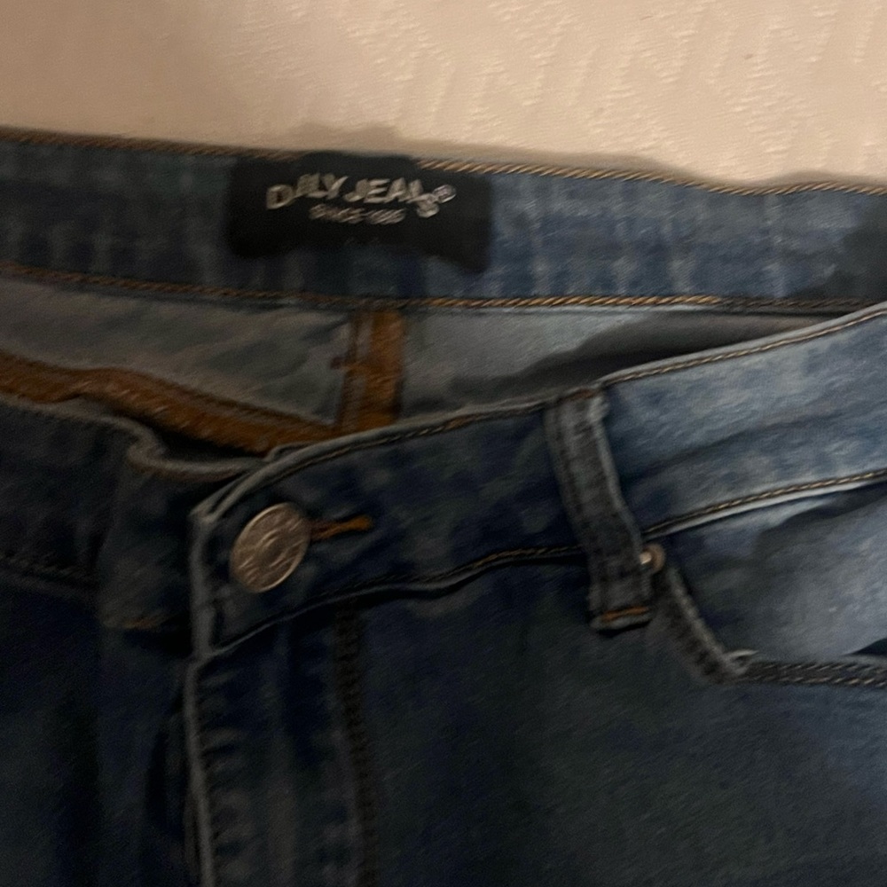 Basic blue jeans - Picture 3 of 4